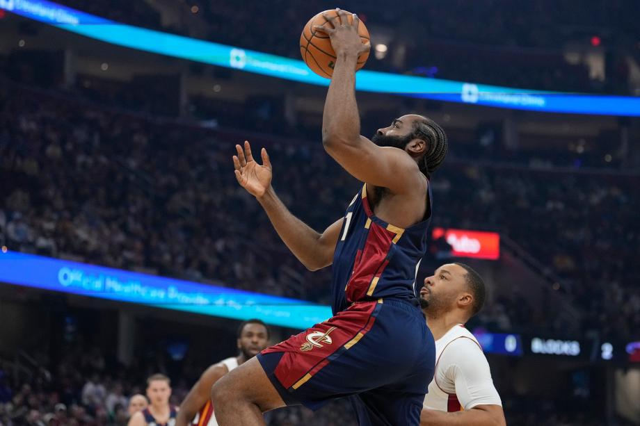 爱游戏APP-斯特鲁斯29+8哈登17+14 骑士149-128复仇热火